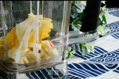 Make Banana pineapple ice step 0