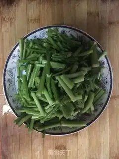 Make Chili fried celery step 1