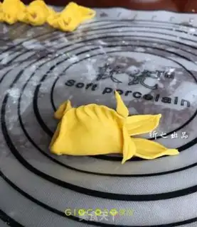 Make Goldfish dumplings step 7