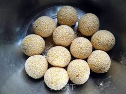 Make Pumpkin ball step 5