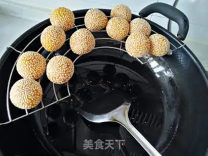 Make Pumpkin ball step 7