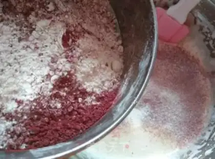 Make Little monster lollipop cake step 3