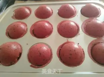 Make Little monster lollipop cake step 8