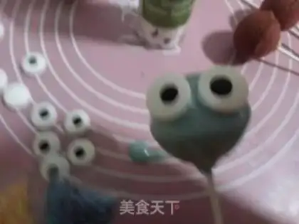 Make Little monster lollipop cake step 10