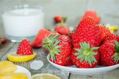 Make Strawberry pineapple shake step 1