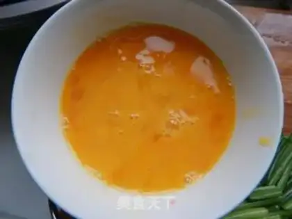 Make Scrambled eggs step 2
