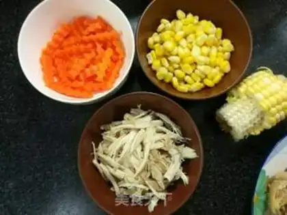 Make Carrot corn, chicken pizza step 2