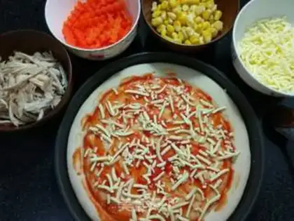 Make Carrot corn, chicken pizza step 3
