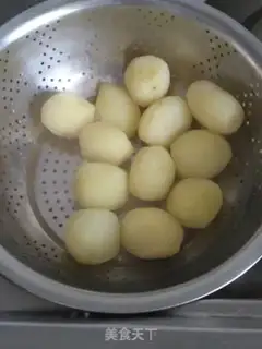 Make Rosemary garlic baked potatoes step 1