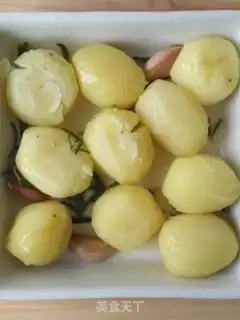 Make Rosemary garlic baked potatoes step 3