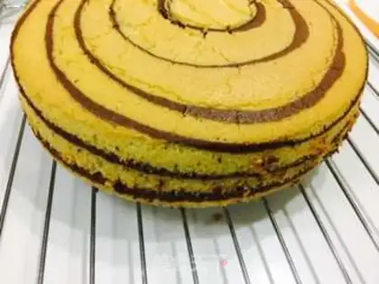 Make Zebra yogurt cake step 13