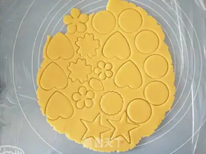 Make Frozen crackers step 6