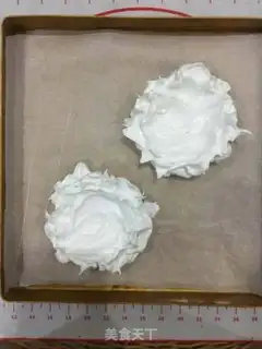 Make Pavlova cake step 4