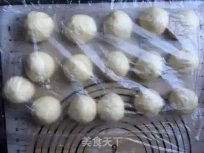 Make Meat pine buns step 4
