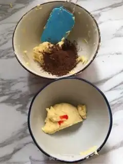 Make Sunflower cookies step 3