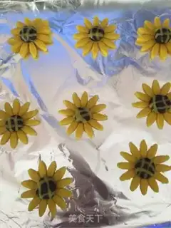 Make Sunflower cookies step 10