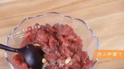 Make West Lake Beef Spas step 1