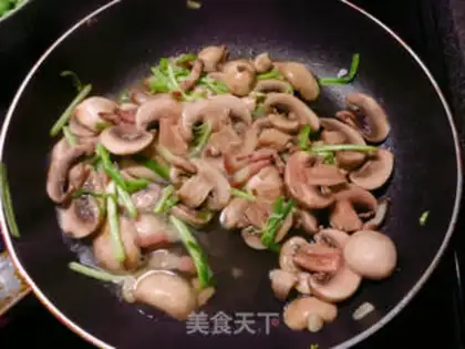 Make Mushroom fried sweet beans step 3