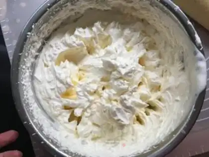 Make Fruit box cake step 8