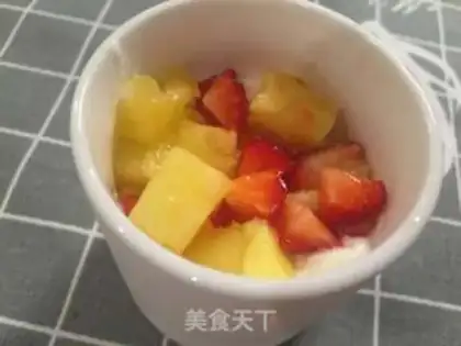 Make Olio yogurt fruit plant step 3
