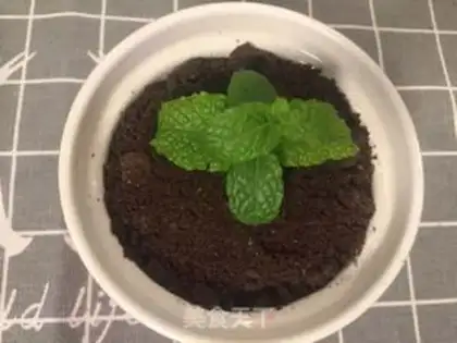 Make Olio yogurt fruit plant step 4