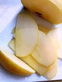 Make Toast roses step 0