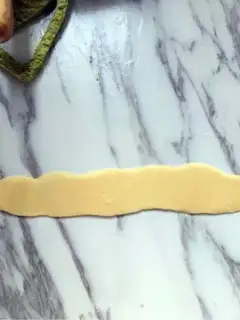 Make Toast roses step 8