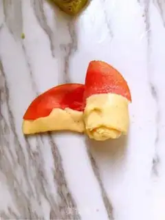 Make Toast roses step 11