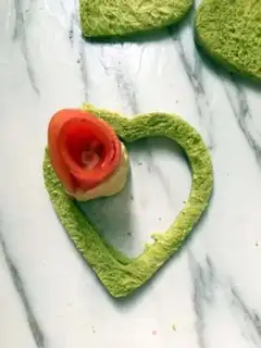 Make Toast roses step 13