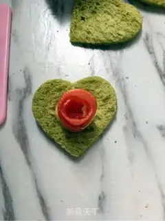 Make Toast roses step 14