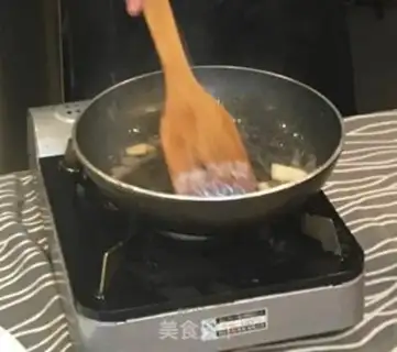 Make Fried Australian meat-eye steak step 3
