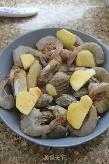 Make Seafood congee step 1