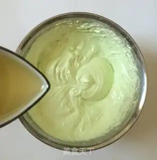 Make Frog cake step 8