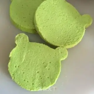 Make Frog cake step 11