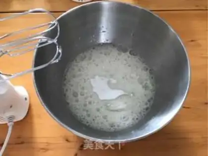 Make Pavlova cake step 3