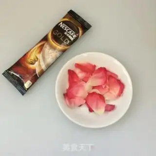 Make Rose ice cream step 0