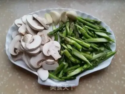 Make Cleaning up the mushrooms step 0