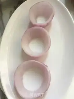 Make Cleaning up the mushrooms step 4