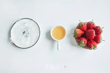 Make Strawberry juice step 0