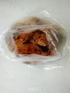 Make Honey-cooked chicken wings step 1