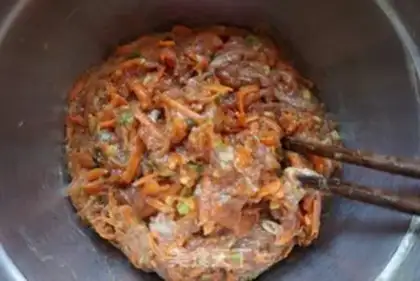Make Carrot beef buns step 4