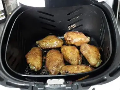 Make Hot chicken wings step 6