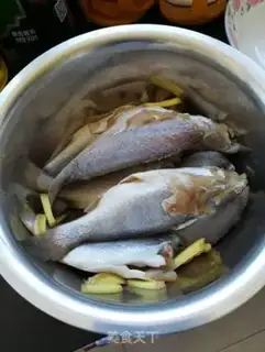 Make Fried yellowfish step 0