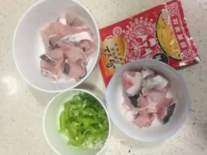 Make Squeeze and make white and black fish step 0
