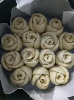 Make Rose bread step 3