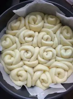Make Rose bread step 4