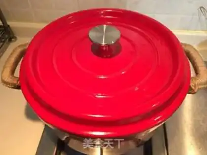 Make Red iron pan lamb chops step 5