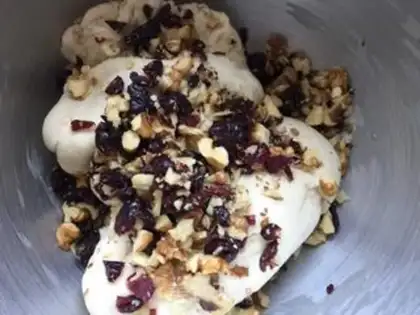 Make walnut fig omelet step 3