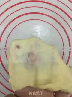 Make Sweet bear bread step 3