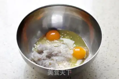 Make Shrimp egg rolls step 4